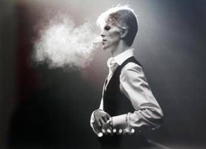 David Bowie 10 anni dopo, due nuove biografie raccontano il 'Duca Bianco' David Bowie 10 anni dopo, due nuove biografie raccontano il 'Duca Bianco'