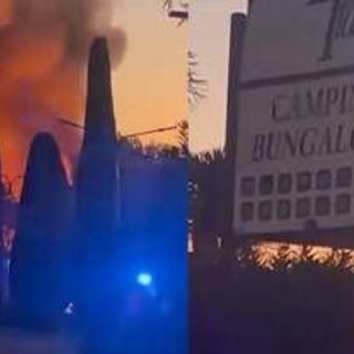 Vasto incendio in un campeggio a Peschiera del Garda: diversi feriti Vasto incendio in un campeggio a Peschiera del Garda: diversi feriti