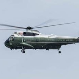 Usa, il rapporto: problemi di comunicazione al decollo, quasi-collisione per il Marine One di Trump