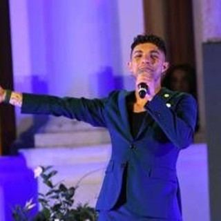 Marco Carta: "Mamma è morta, papà mai conosciuto". La storia che commuove Balivo Marco Carta: "Mamma è morta, papà mai conosciuto". La storia che commuove Balivo