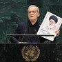 Iran, Pezeshkian: "Per Trump siamo terroristi? Noi vittime di terrorismo". La delegazione Usa lascia l'aula Iran, Pezeshkian: "Per Trump siamo terroristi? Noi vittime di terrorismo". La delegazione Usa lascia l'aula
