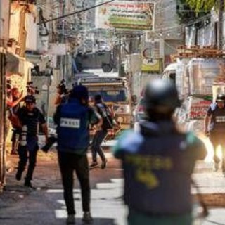 Sparatorie in Israele, un morto e diversi feriti in sospetto attacco terroristico