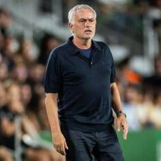 Roma, Mourinho: "Sono un avversario, ma vorrei abbracciare i tifosi"
