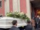 Asti, è il giorno del funerale di Zoe Trinchero: bara bianca coperta di rose