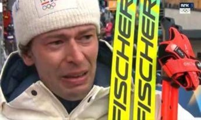 Milano Cortina, vince il bronzo nel biathlon e confessa tradimento della fidanzata in tv