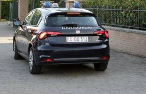 Bologna, 28enne aggredito a coltellate: è in pericolo di vita Bologna, 28enne aggredito a coltellate: è in pericolo di vita