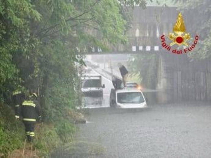 Vento e nubifragi, maltempo colpisce il Nord e ora è allerta anche al Centro-Sud