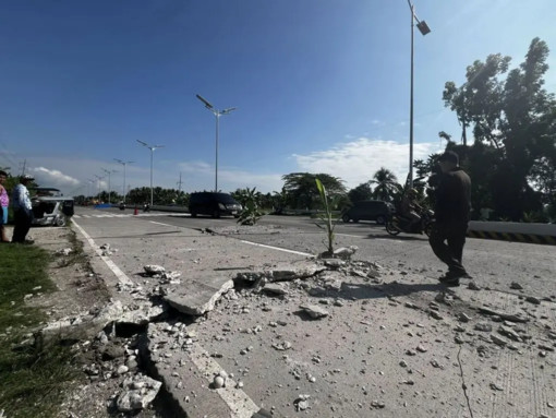 Terremoto di magnitudo 7.8 nelle Filippine, almeno 8 morti e 200 feriti Terremoto di magnitudo 7.8 nelle Filippine, almeno 8 morti e 200 feriti
