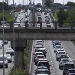 Nuovo Codice della strada, non c'è più obbligo di portare patente e libretto