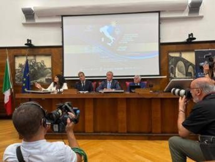 Blue Economy in Italia vale 216,7 miliardi di euro pari a 11,3% Pil Blue Economy in Italia vale 216,7 miliardi di euro pari a 11,3% Pil