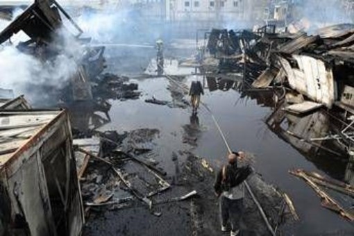 Afghanistan, massacro a Kabul: "400 morti in raid pachistani su ospedale"