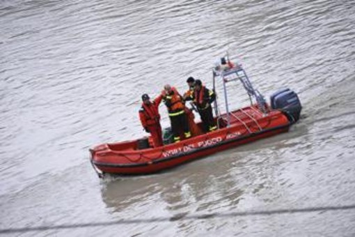Marito Roccella, ricerche no stop nel lago di Vico: prosegue 'staffetta' soccorritori Marito Roccella, ricerche no stop nel lago di Vico: prosegue 'staffetta' soccorritori