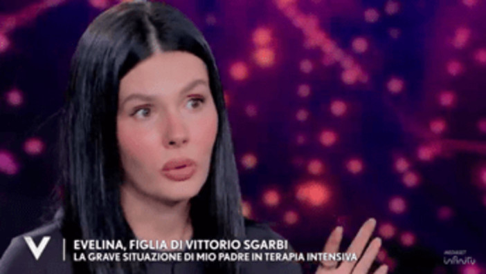 Vittorio Sgarbi, la figlia Evelina: "Ho tanta paura per papà. Avevo ragione, non era solo depressione" Vittorio Sgarbi, la figlia Evelina: "Ho tanta paura per papà. Avevo ragione, non era solo depressione"
