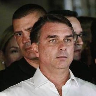 Brasile, Bolsonaro in fuga negli Usa? "Aereo in volo, il senatore è sparito"