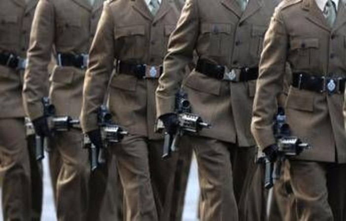Regno Unito, il capo dell'esercito evoca il rischio guerra. L'esperto: "Il Paese non è pronto"