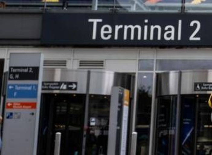 Germania, avvistato drone: chiuso aeroporto di Monaco
