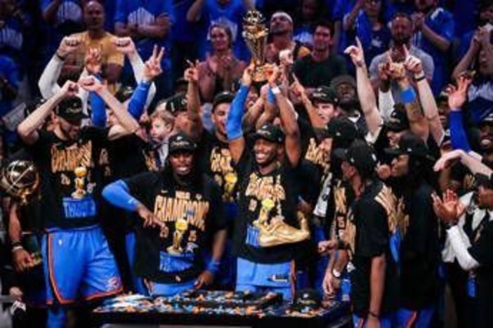 Nba, Oklahoma è campione. Indiana battuta in gara-7 e primo titolo per i Thunder Nba, Oklahoma è campione. Indiana battuta in gara-7 e primo titolo per i Thunder