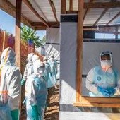 Ebola, superata la soglia dei mille casi in Congo: 254 morti e 100 guariti Ebola, superata la soglia dei mille casi in Congo: 254 morti e 100 guariti
