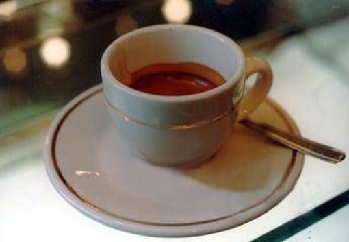 Quanti caffè al giorno? Rischi e benefici, ecco la dose massima Quanti caffè al giorno? Rischi e benefici, ecco la dose massima