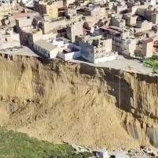 Meloni a Niscemi, premier sorvola zone colpite dal maltempo in Sicilia Meloni a Niscemi, premier sorvola zone colpite dal maltempo in Sicilia