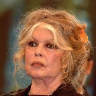 Brigitte Bardot, il marito: "BB morta per un tumore" Brigitte Bardot, il marito: "BB morta per un tumore"