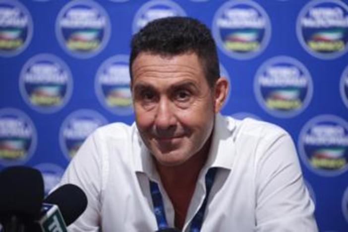 Vannacci: "Femminicidio non esiste". E sui migranti: "Soglia stranieri al 4%" Vannacci: "Femminicidio non esiste". E sui migranti: "Soglia stranieri al 4%"