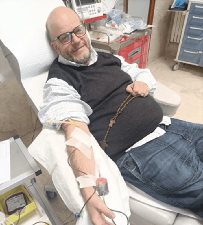 &quot;Doniamo il sangue&quot;. L'appello di Riccardo Rossi