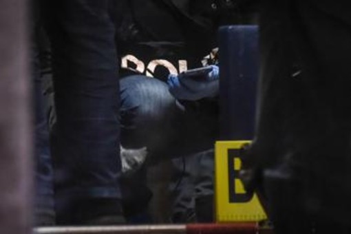 Civitanova Marche, 62enne ucciso a coltellate in casa Civitanova Marche, 62enne ucciso a coltellate in casa