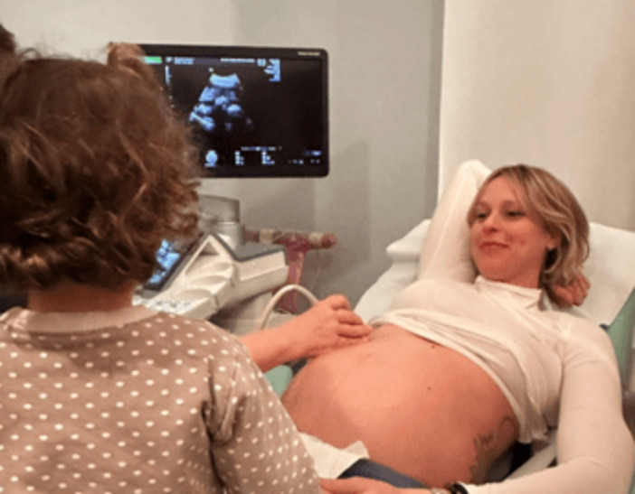 Federica Pellegrini, conto alla rovescia: il parto ad aprile e l'emozione di Matilde