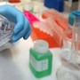 Tumori, in Europa mortalità maschile in calo del 7,8%: in Italia 15 mesi per le nuove terapie