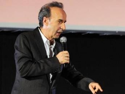 Benigni da Vespa: &quot;L'Europa è l'unico sogno che ci resta, togliamo il veto!&quot;
