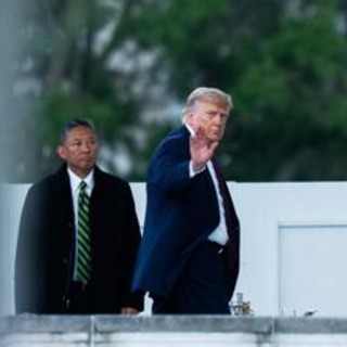 Trump contro il Senato sull'Iran: "Voto inutile". Il tycoon a picco nei sondaggi