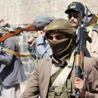 Yemen, coalizione saudita annuncia "operazione speciale" a Sana'a. Houthi: "Dura risposta se colpite la città"