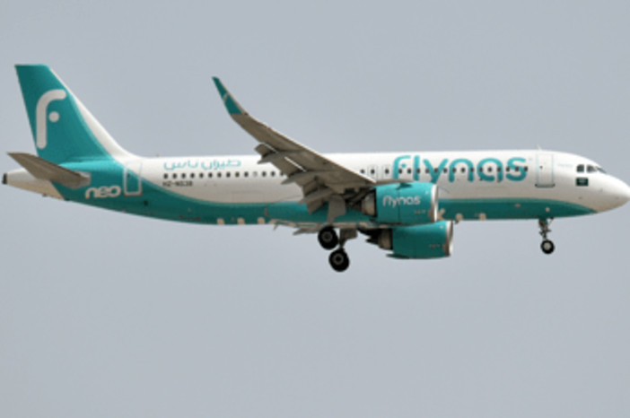 Atterraggio d'emergenza a Fiumicino per volo diretto in Arabia: "C'è una bomba a bordo". Ma era un falso allarme Atterraggio d'emergenza a Fiumicino per volo diretto in Arabia: "C'è una bomba a bordo". Ma era un falso allarme