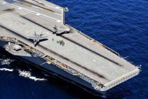 Portaerei Lincoln, Hegseth nega condizioni difficili. La Uss Washington presto in Medio Oriente per sostituirla Portaerei Lincoln, Hegseth nega condizioni difficili. La Uss Washington presto in Medio Oriente per sostituirla