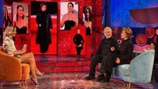 Monica Guerritore: "A Ballando potrei togliermi la parrucca e mostrare i miei capelli" Monica Guerritore: "A Ballando potrei togliermi la parrucca e mostrare i miei capelli"
