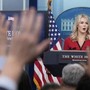 Trump, la portavoce Karoline Leavitt lascia l'incarico. Il presidente: "La capisco" Trump, la portavoce Karoline Leavitt lascia l'incarico. Il presidente: "La capisco"