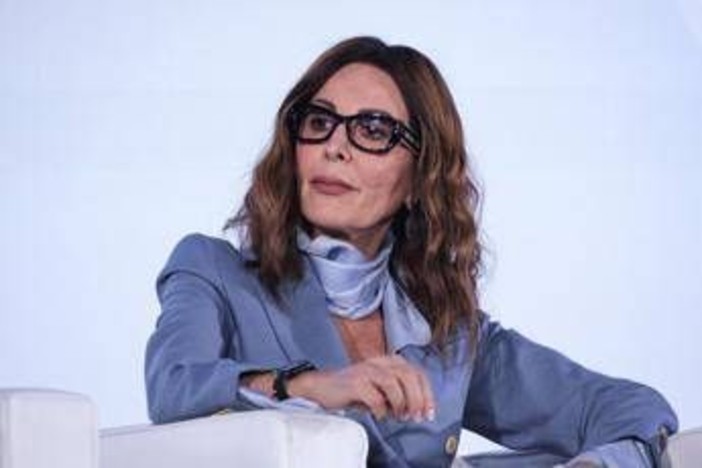 Santanchè come Garibaldi: "Obbedisco" e si dimette Santanchè come Garibaldi: "Obbedisco" e si dimette