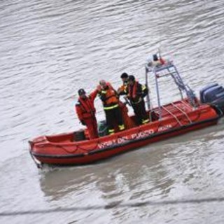 Udine, annega nel fiume Tagliamento: in salvo moglie e due bimbe, una è grave Udine, annega nel fiume Tagliamento: in salvo moglie e due bimbe, una è grave