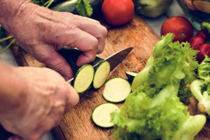 Zucchina "arsenale di antiossidanti", a 50 anni terapia salva cuore a tavola: cosa dice il medico-nutrizionista