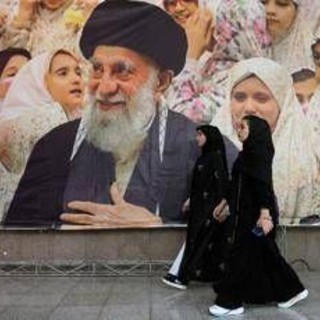 Khamenei, chi è l'uomo diventato ayatollah in una notte Khamenei, chi è l'uomo diventato ayatollah in una notte