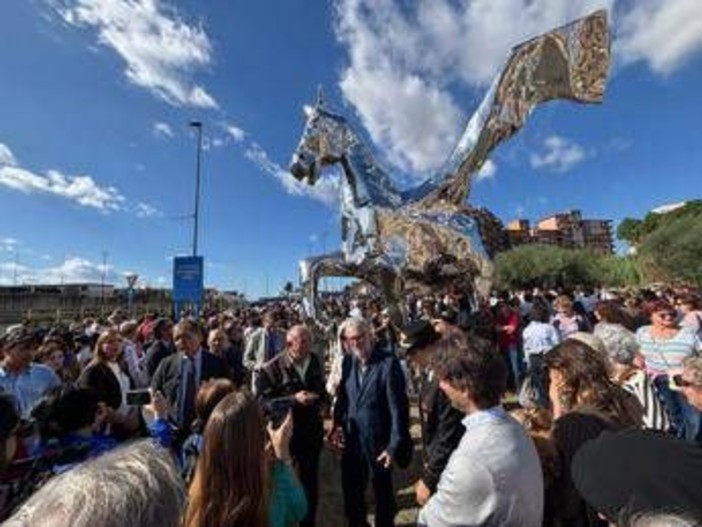 Fondazione Antonio Presti inaugura 'Porta di Pegaso' del Museo Magma di Catania Fondazione Antonio Presti inaugura 'Porta di Pegaso' del Museo Magma di Catania