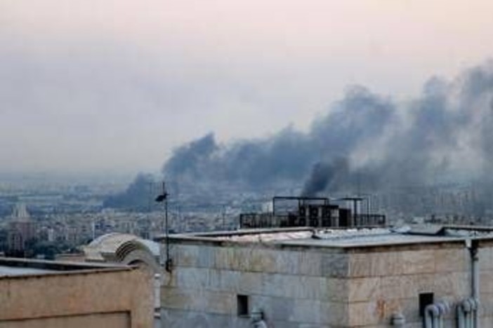 Israele-Iran, raffiche incrociate di missili: forti boati su Tel Aviv e Gerusalemme Israele-Iran, raffiche incrociate di missili: forti boati su Tel Aviv e Gerusalemme