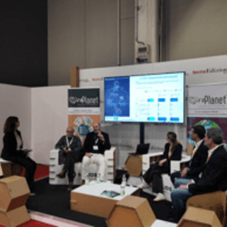 Riciclo tessile, tecnologia e filiera: il futuro passa da Solids Parma Riciclo tessile, tecnologia e filiera: il futuro passa da Solids Parma