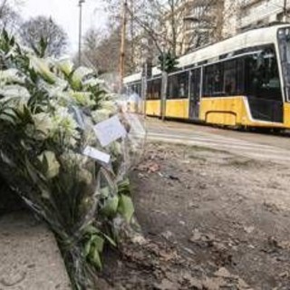 Tram deragliato a Milano: focus su telefono autista, scatola nera e protocollo