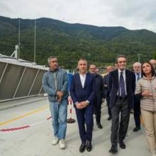 Trasporti: H2iseO, presidente Fontana e assessore Lucente in visita a impianti idrogeno Trasporti: H2iseO, presidente Fontana e assessore Lucente in visita a impianti idrogeno