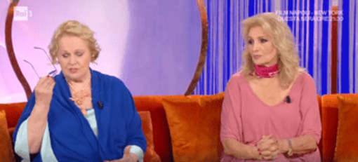 Siparietto tra Iva Zanicchi e Katia Ricciarelli, il tradimento e la frecciata: "Che troika"