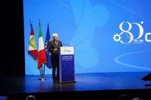 Mattarella: "Funzionari pubblici a servizio esclusivo della Nazione"