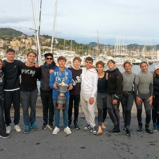 Lo Yacht Club Imperia  sul tetto del mondo nella classe 420